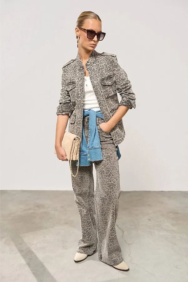 Jeansjacke mit Leopardenmuster für Damen – Dwayne