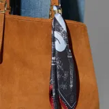 Bag Charm Zijden Sjaal Dames Effron Paris Blauw