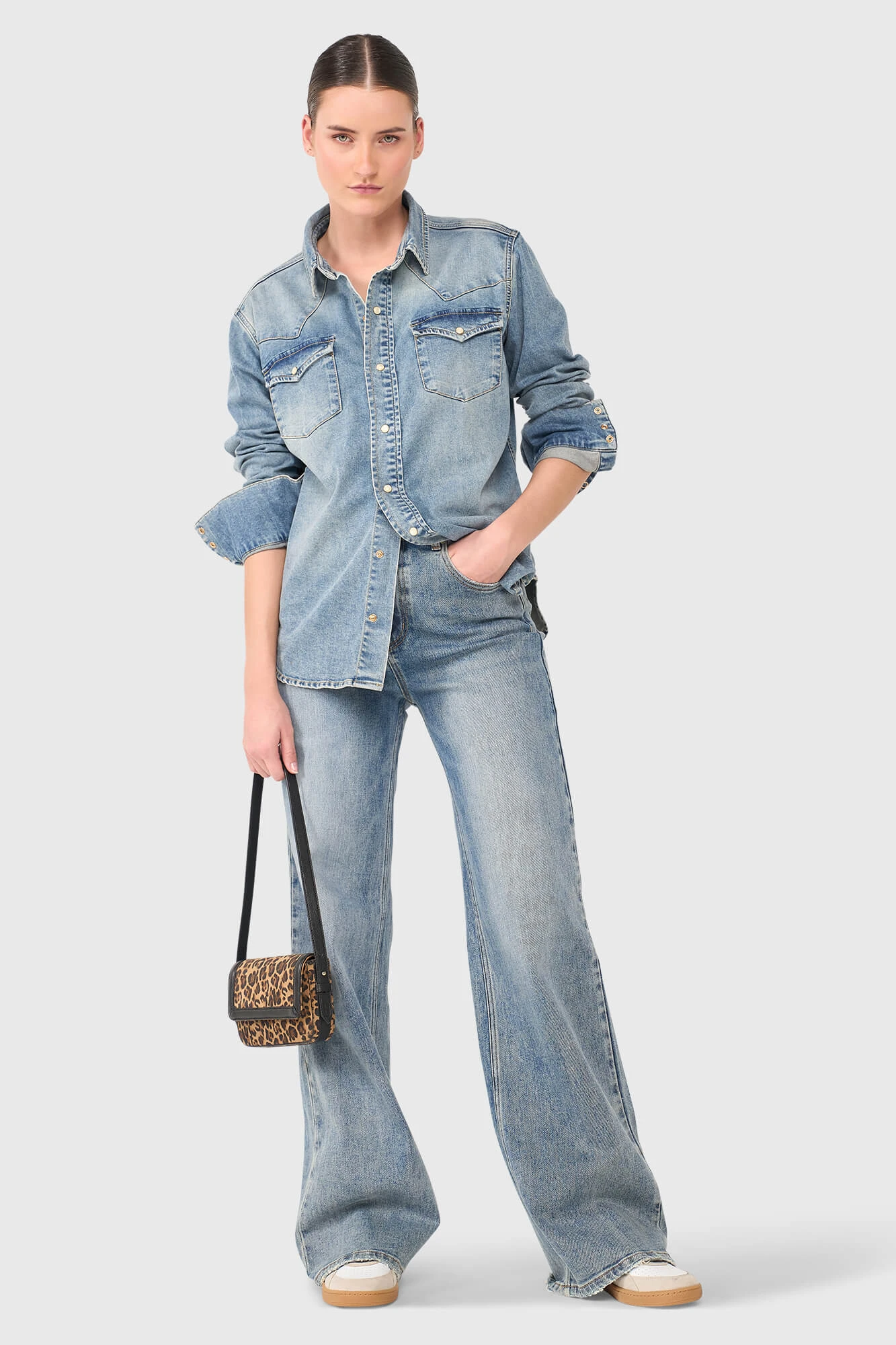 Levi Blau 328