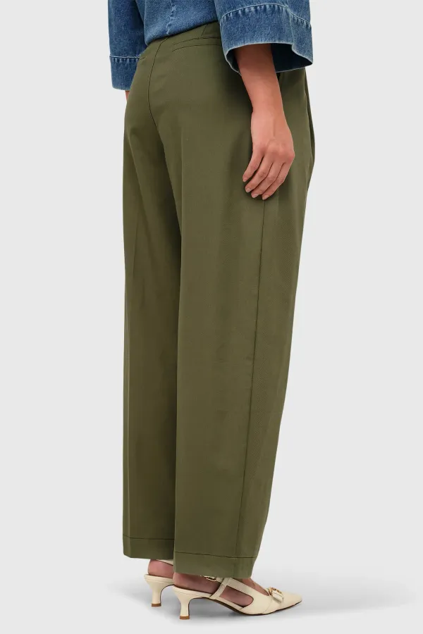 Grüne Baumwollhose im Paperbag-Stil mit Seitentaschen, Barrel-Schnitt, Balti