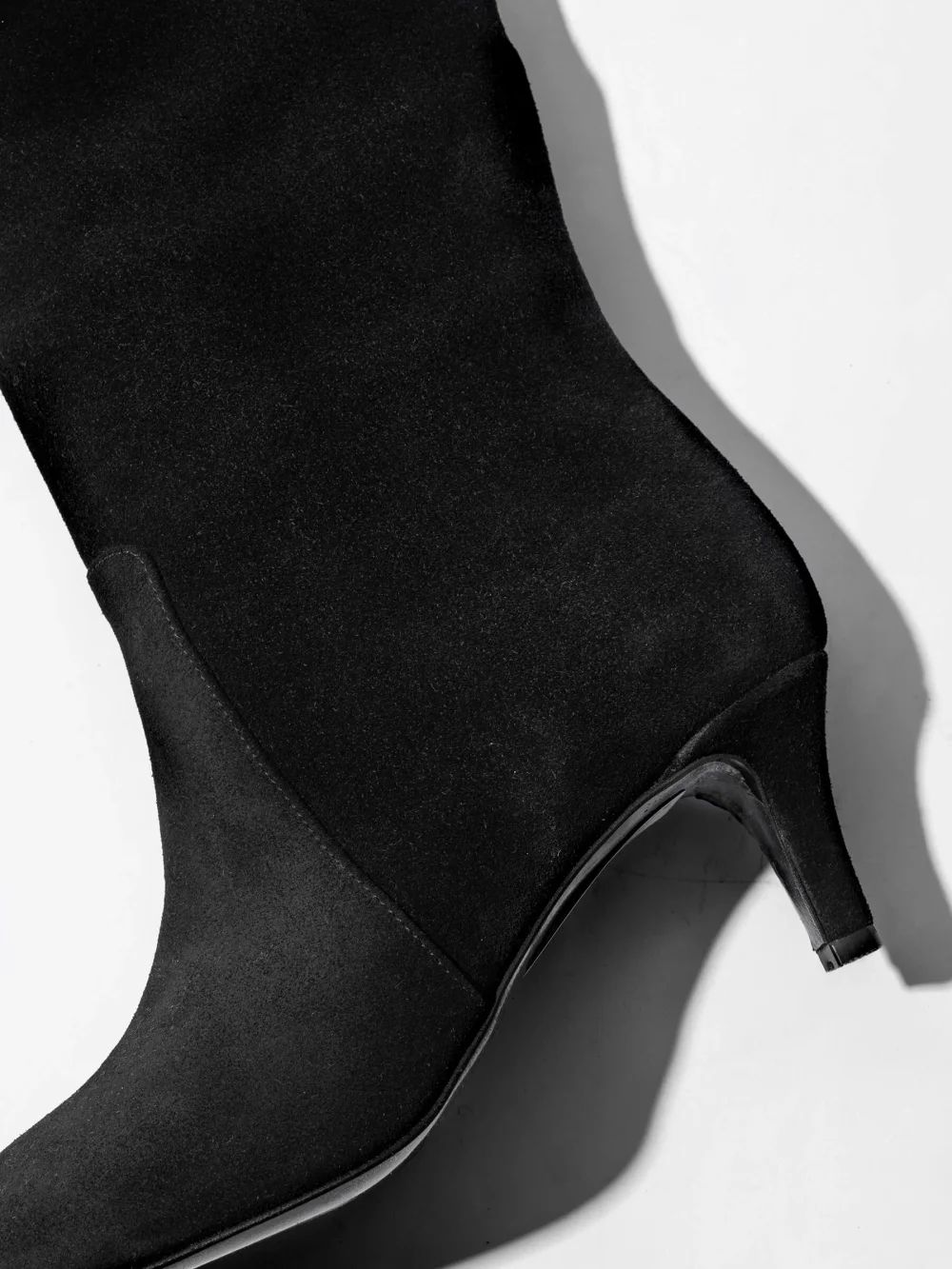 Hoge Leren Laars Punt Neus Queen Hak Darwin Zwart Suede