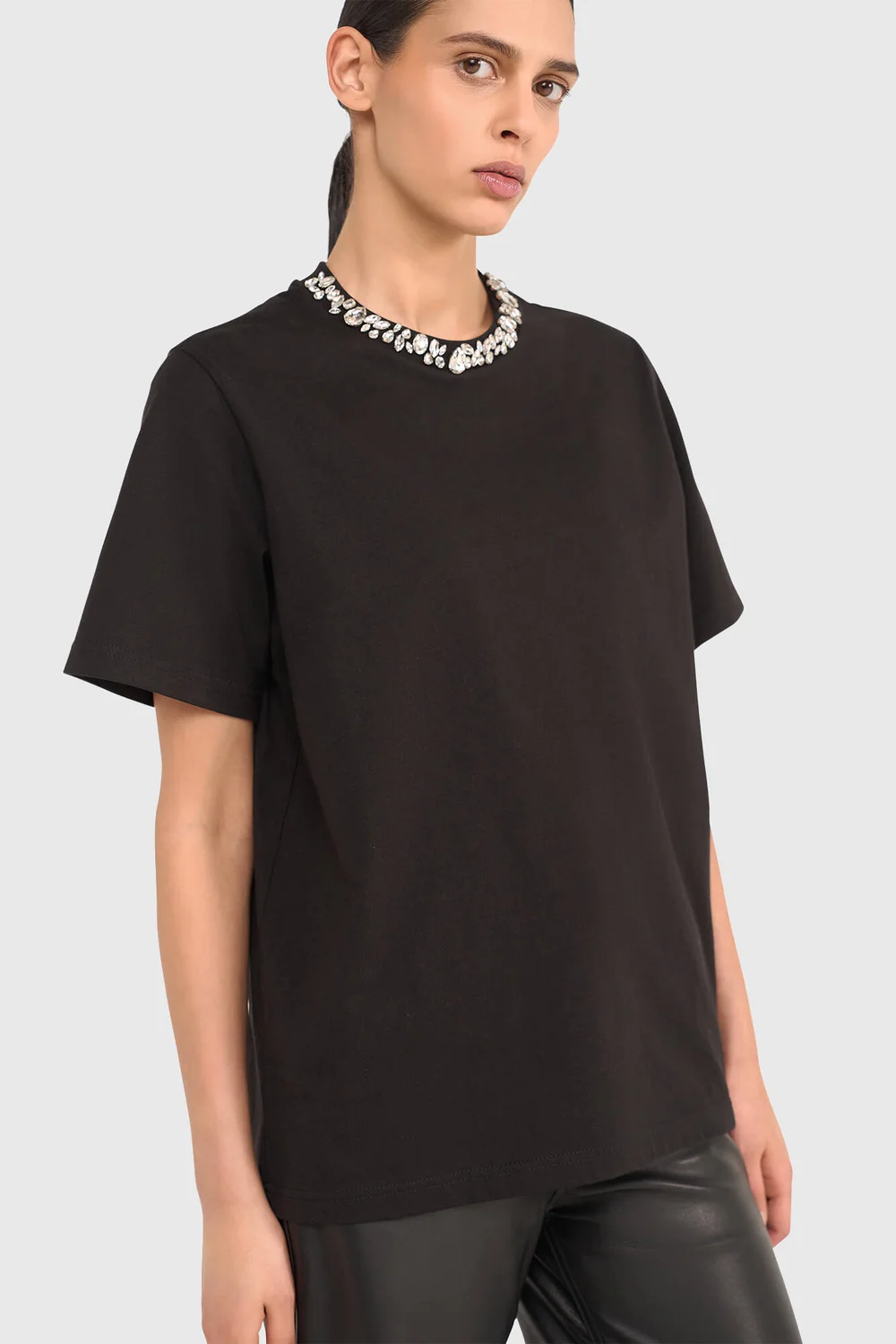 Damen-Shirt mit Strasssteinen, Rock, schwarz