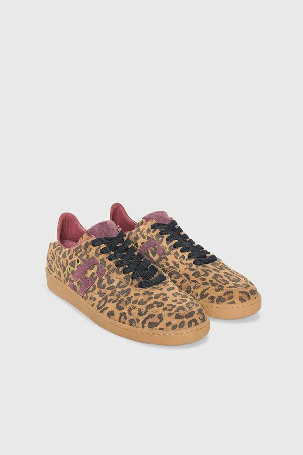 Stanley mit Leopardenmuster aus Wildleder
