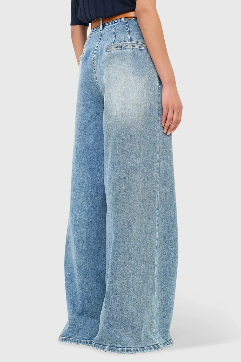Wide-Leg Stretch High-Rise Jeans in Dollar Blue 786